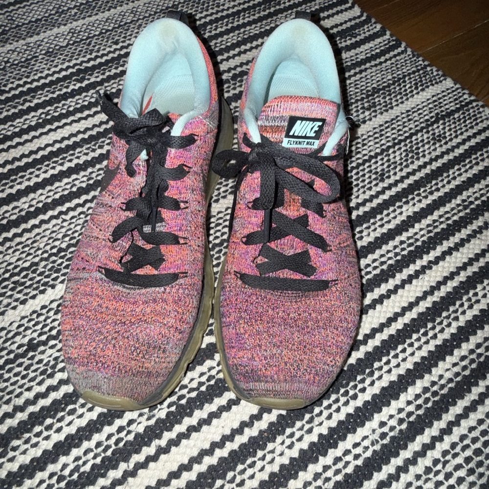 Nike Flyknit Vibrant Knit Sneakers